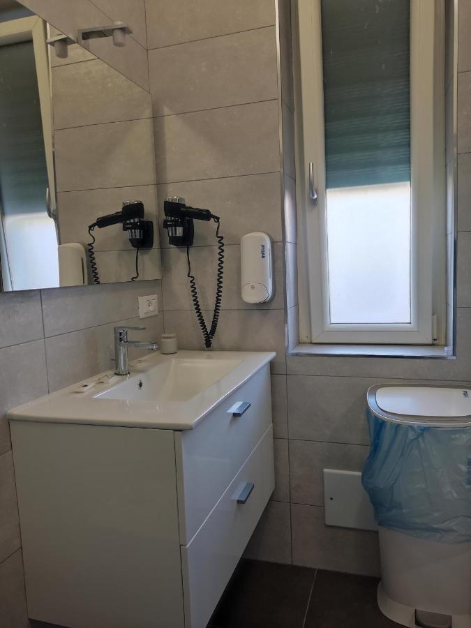 Bed and Breakfast Cuscino E Cornetto Salerno Exterior foto